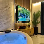 Olympus Luxury Collection - With Jacuzzi And Ancient Theatre View * Лариса