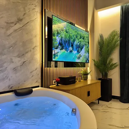 Carpos Luxury Collection - With Jacuzzi And Ancient Theatre View * ラリサ