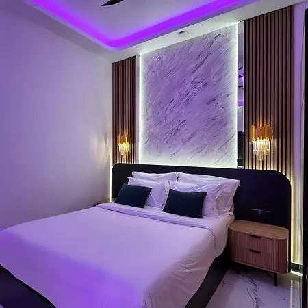 Olympus Luxury Collection - With Jacuzzi - Center 아파트 라리사